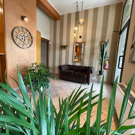 Hotel Arda Fiorenzuola ฟิโอเร็นซัวลา ดาร์ดา ภายนอก รูปภาพ