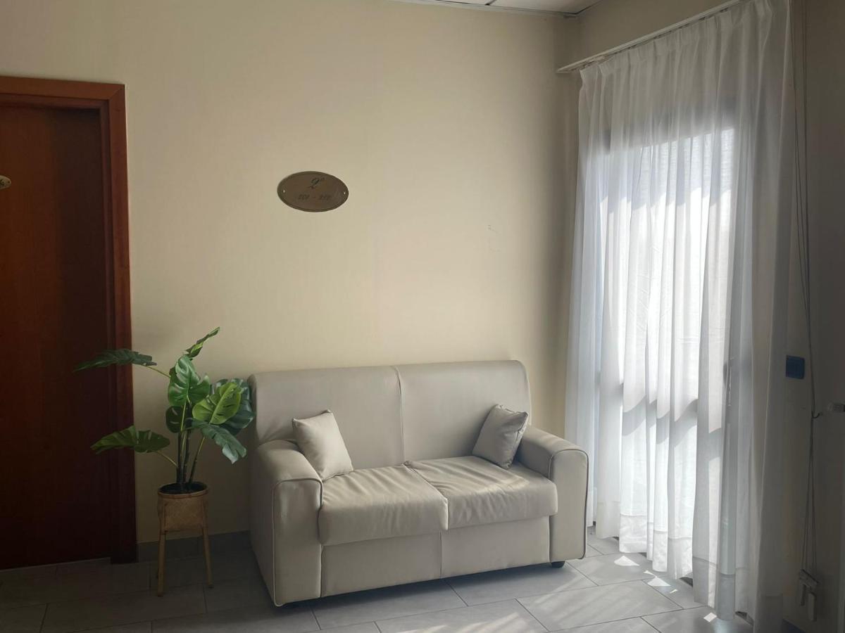 Hotel Arda Fiorenzuola ฟิโอเร็นซัวลา ดาร์ดา ภายนอก รูปภาพ