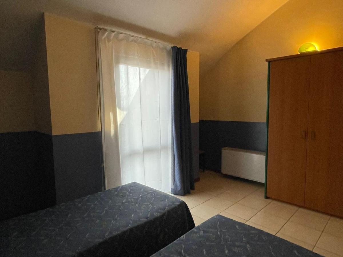 Hotel Arda Fiorenzuola ฟิโอเร็นซัวลา ดาร์ดา ภายนอก รูปภาพ