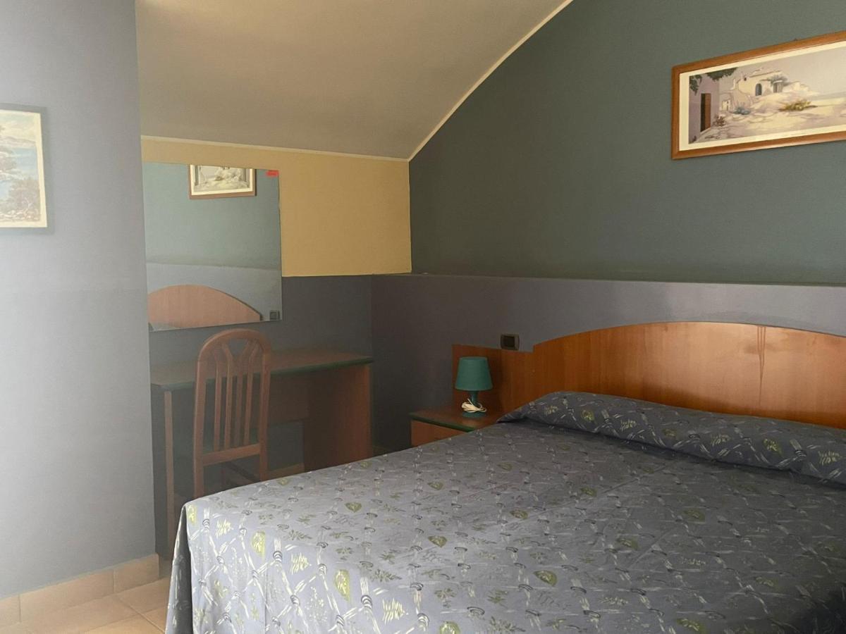 Hotel Arda Fiorenzuola ฟิโอเร็นซัวลา ดาร์ดา ภายนอก รูปภาพ
