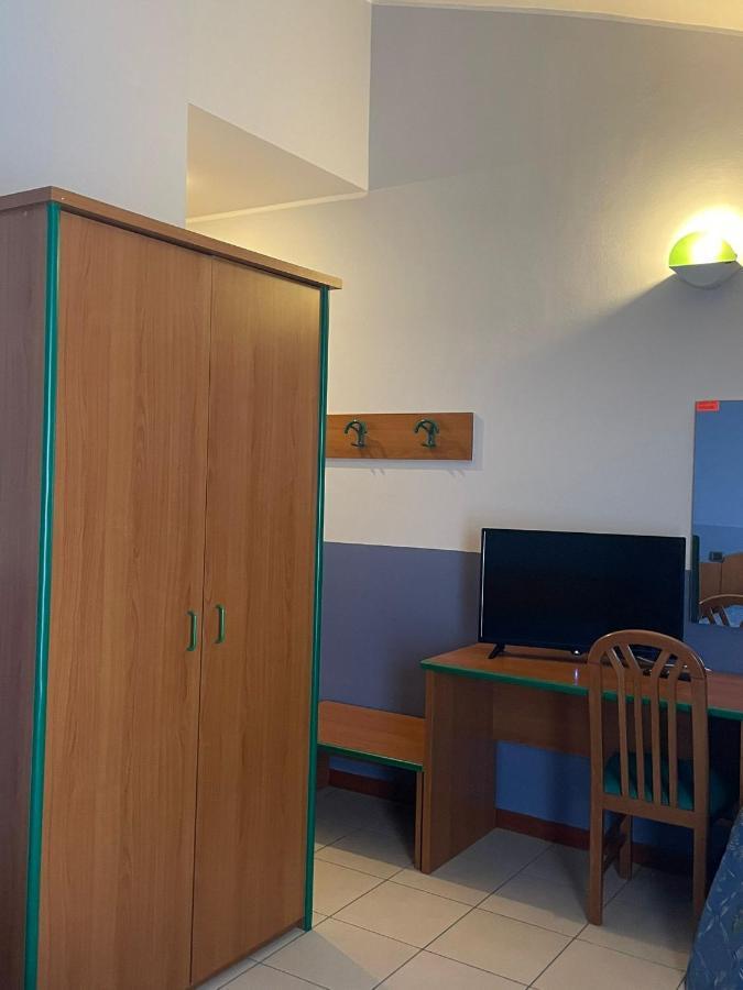 Hotel Arda Fiorenzuola ฟิโอเร็นซัวลา ดาร์ดา ภายนอก รูปภาพ